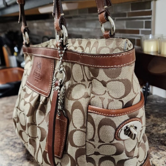 Coach Handbag - Picture 2 of 3